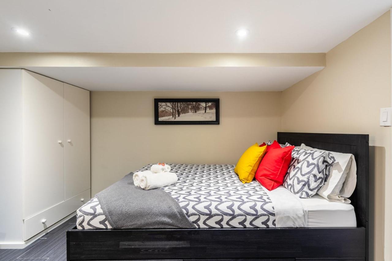 Newly Renovated - Cozy 1Br Apt With Netflix - Prime Location Toronto Exterior photo